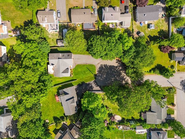 95 Maryland Ave, Lowell, MA 01851