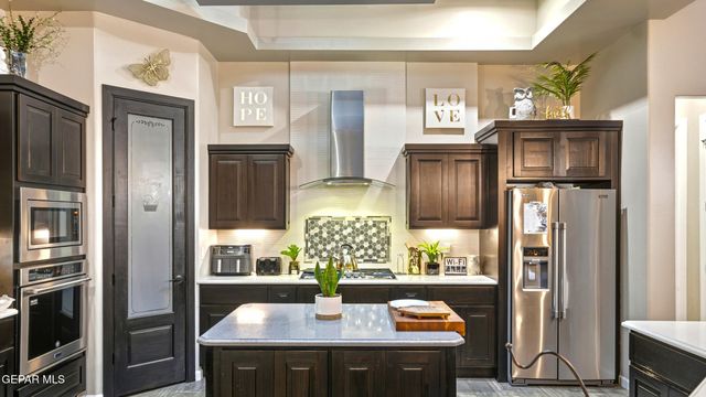 12297 Clifton Hill Road, El Paso, TX 79928