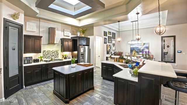 12297 Clifton Hill Road, El Paso, TX 79928