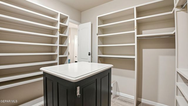 12297 Clifton Hill Road, El Paso, TX 79928