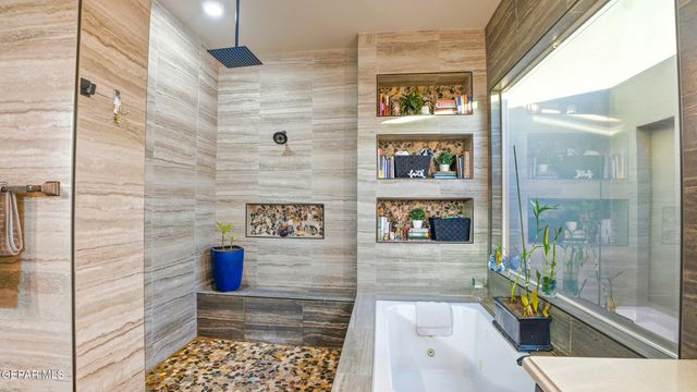 12297 Clifton Hill Road, El Paso, TX 79928