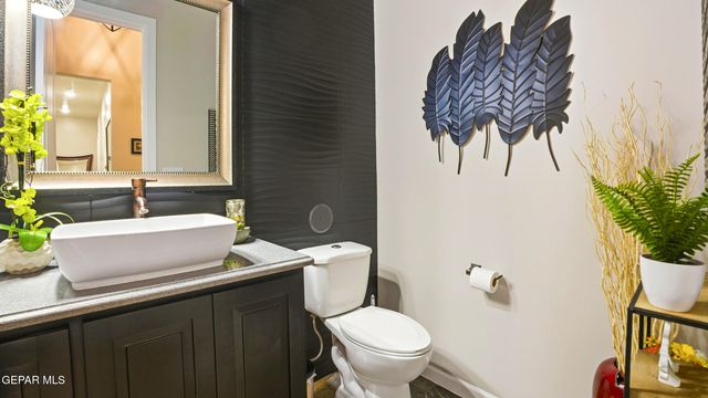 12297 Clifton Hill Road, El Paso, TX 79928