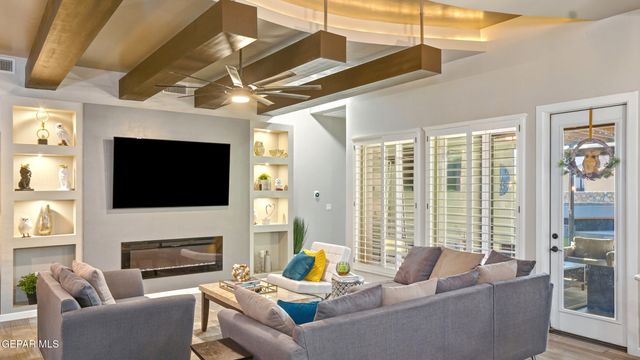 12297 Clifton Hill Road, El Paso, TX 79928