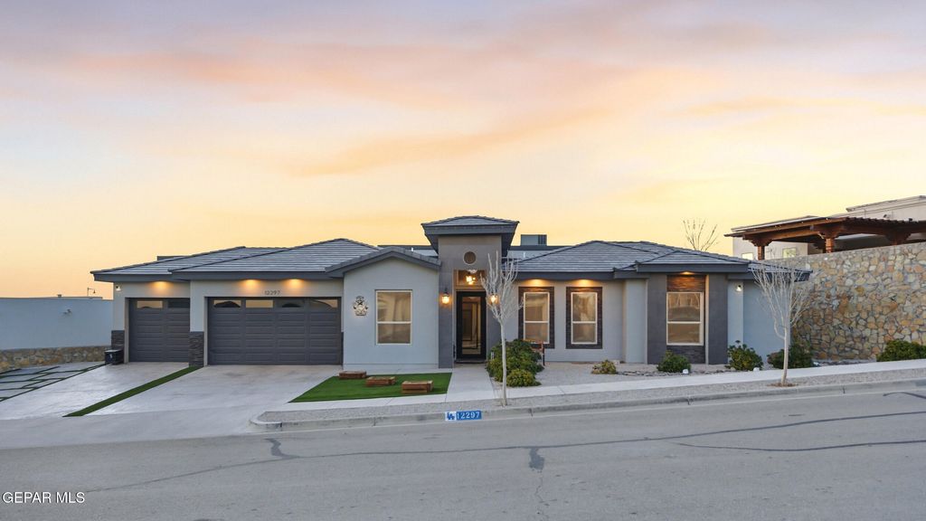 12297 Clifton Hill Road, El Paso, TX 79928