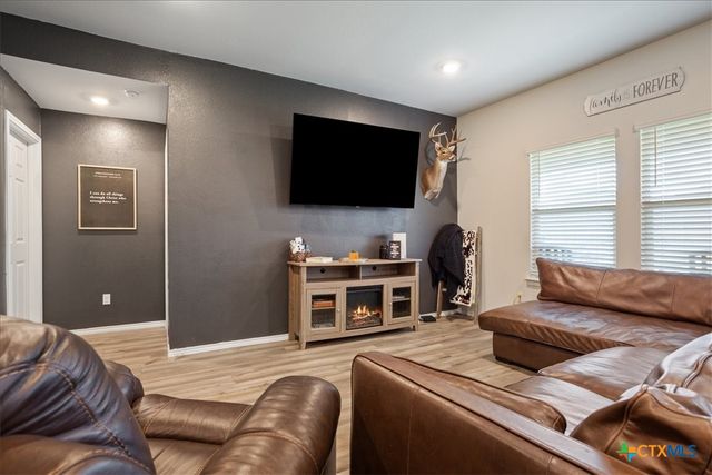 1000 Velvet Court, Troy, TX 76579