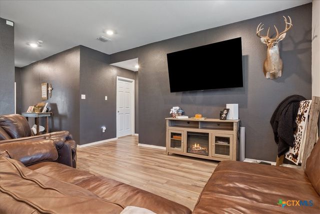 1000 Velvet Court, Troy, TX 76579