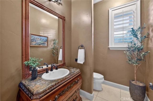 3350 E Via Montiano, Clovis, CA 93619