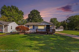 543 Atwater Street, Lake Orion Village, MI 48362