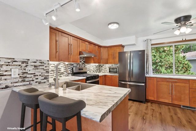 901 Anton ROAD, Hartland, WI 53029