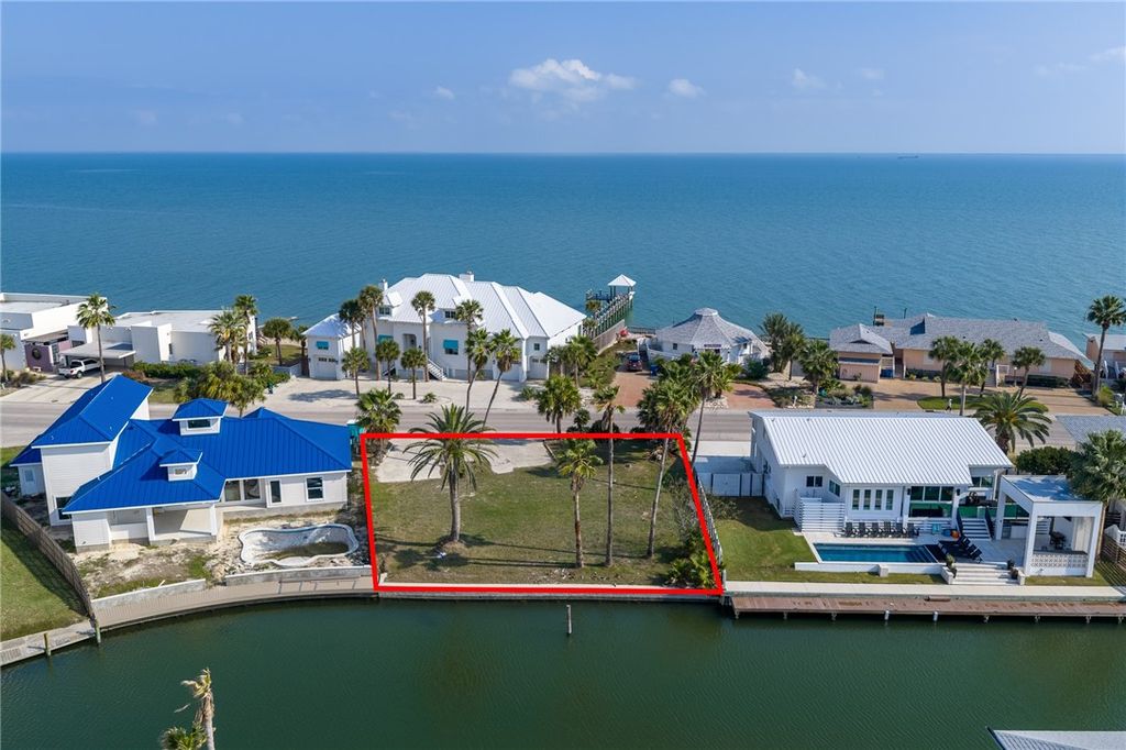 1877 Bay Shore Dr, Rockport, TX 78382 — photo 2