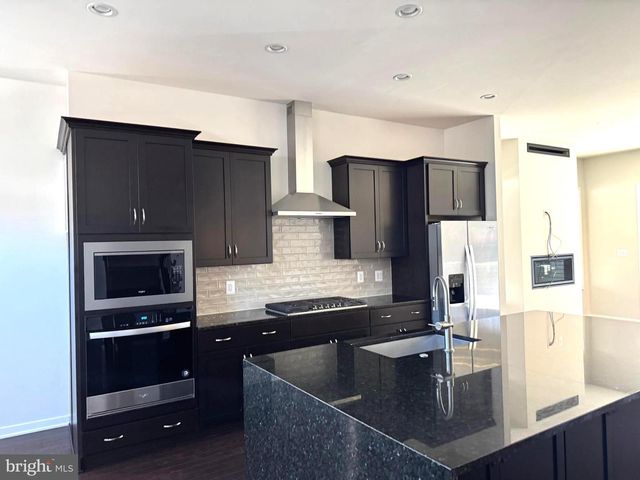 22188 WEBSTER PARK TER, Ashburn, VA 20148