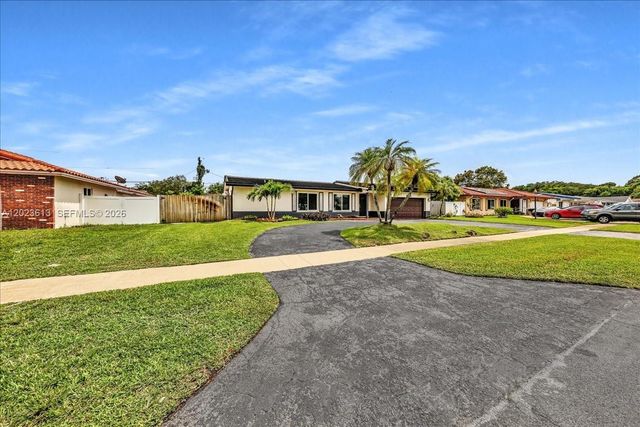 5260 SW 10th Ct, Plantation, FL 33317