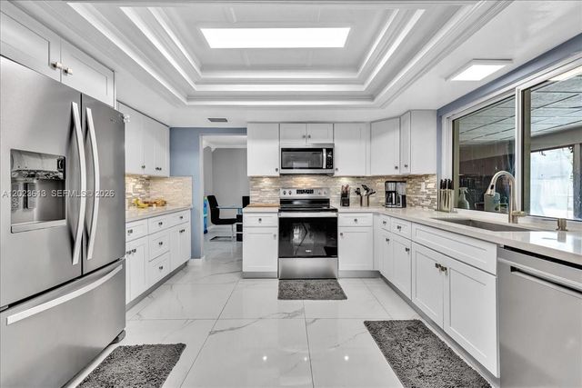 5260 SW 10th Ct, Plantation, FL 33317