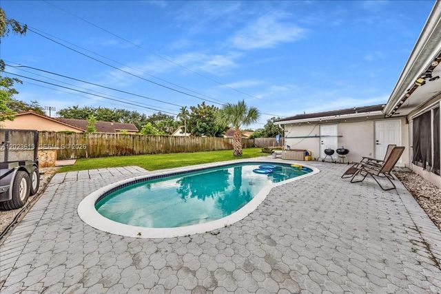 5260 SW 10th Ct, Plantation, FL 33317