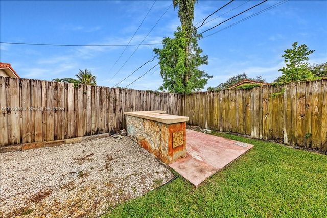 5260 SW 10th Ct, Plantation, FL 33317