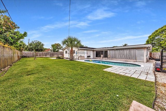 5260 SW 10th Ct, Plantation, FL 33317