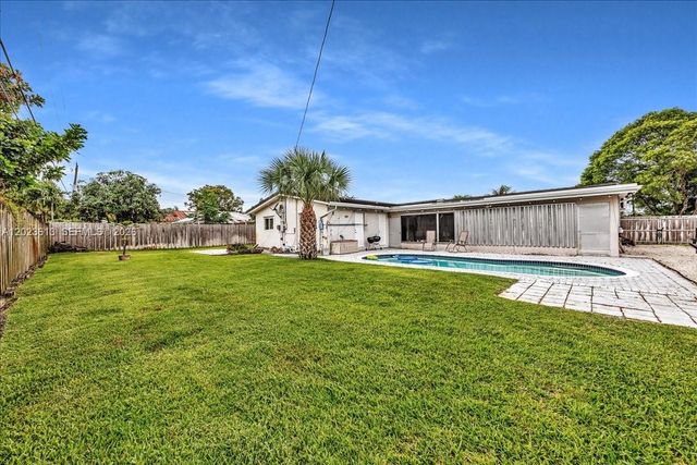 5260 SW 10th Ct, Plantation, FL 33317