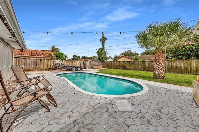 5260 SW 10th Ct, Plantation, FL 33317