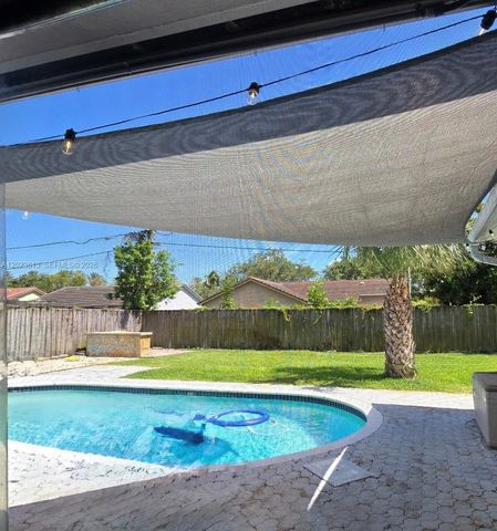 5260 SW 10th Ct, Plantation, FL 33317