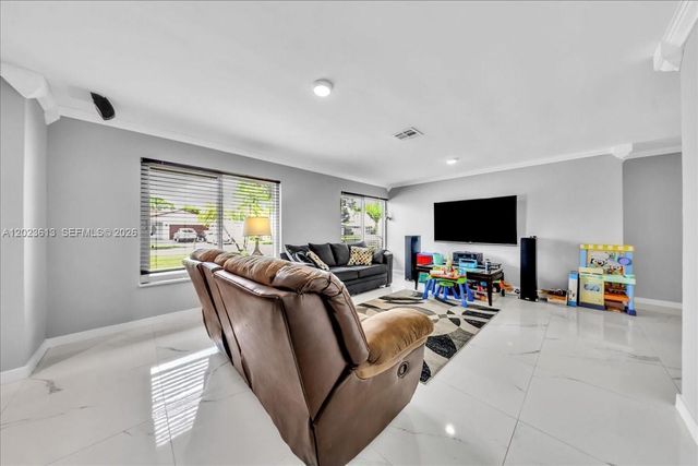 5260 SW 10th Ct, Plantation, FL 33317