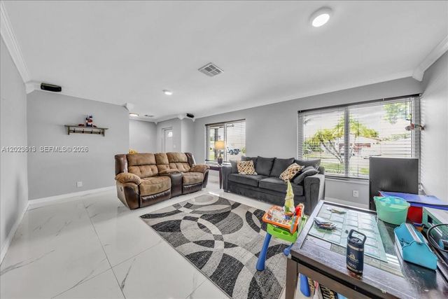 5260 SW 10th Ct, Plantation, FL 33317