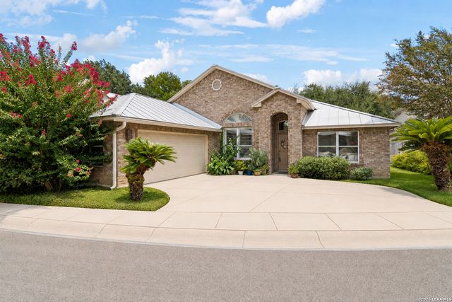 104 OAKWELL FARMS PKWY, San Antonio, TX 78218