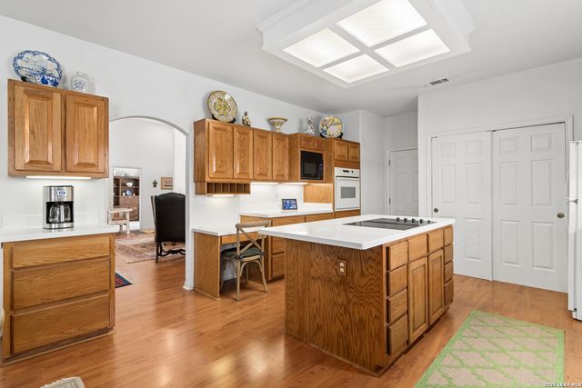 104 OAKWELL FARMS PKWY, San Antonio, TX 78218