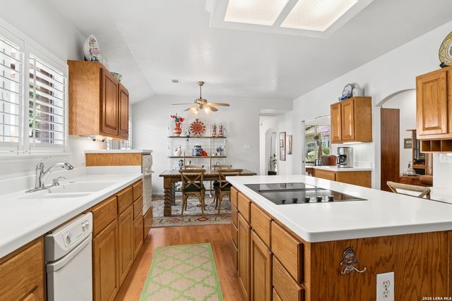 104 OAKWELL FARMS PKWY, San Antonio, TX 78218