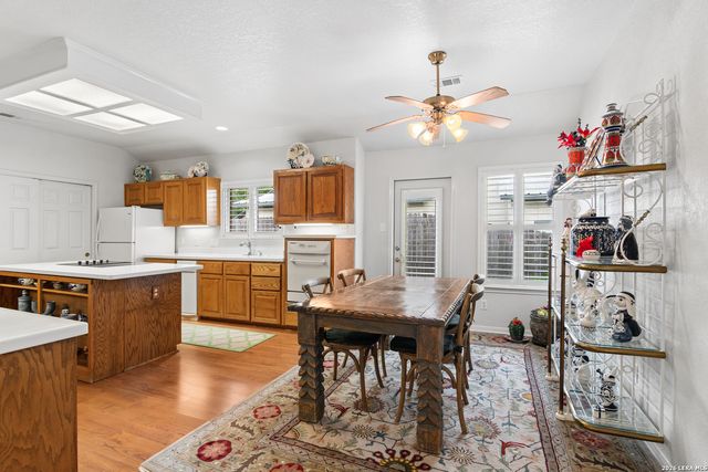104 OAKWELL FARMS PKWY, San Antonio, TX 78218