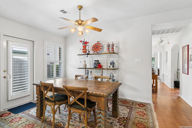 104 OAKWELL FARMS PKWY, San Antonio, TX 78218