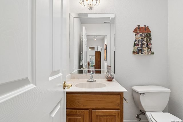 104 OAKWELL FARMS PKWY, San Antonio, TX 78218