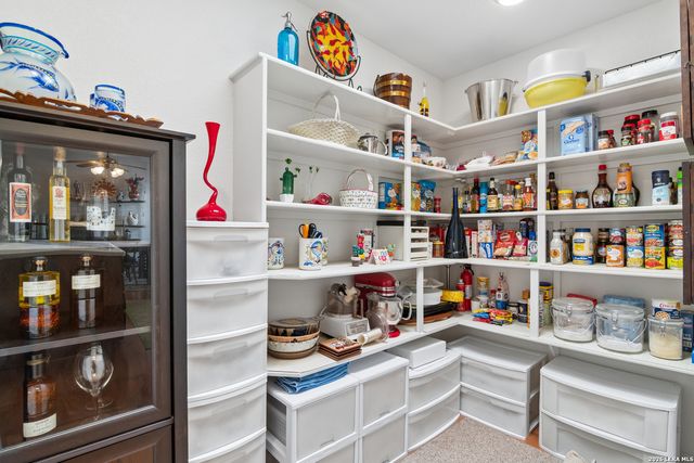 104 OAKWELL FARMS PKWY, San Antonio, TX 78218