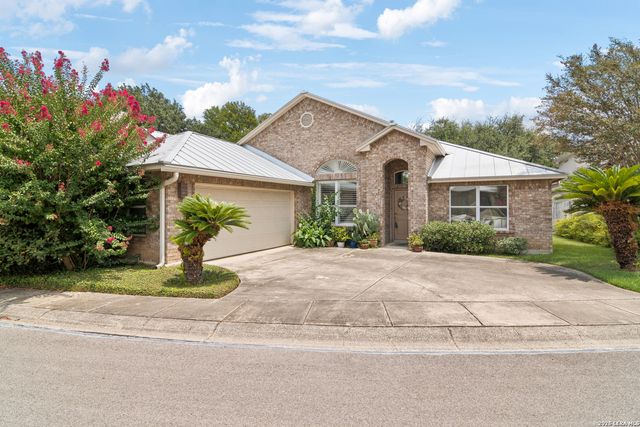 104 OAKWELL FARMS PKWY, San Antonio, TX 78218