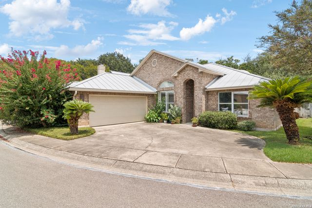 104 OAKWELL FARMS PKWY, San Antonio, TX 78218