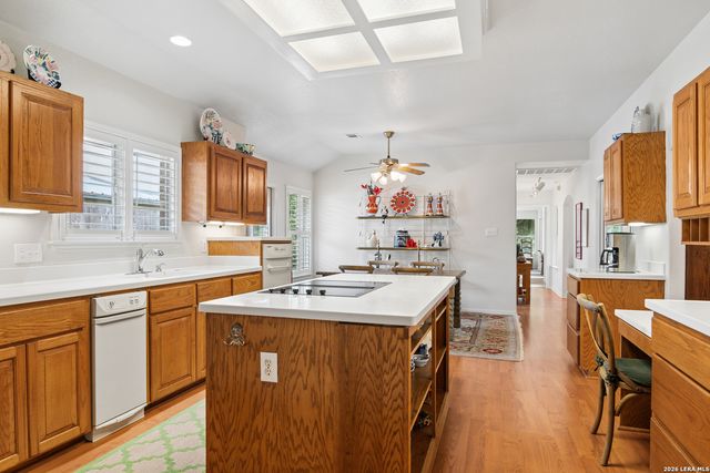 104 OAKWELL FARMS PKWY, San Antonio, TX 78218
