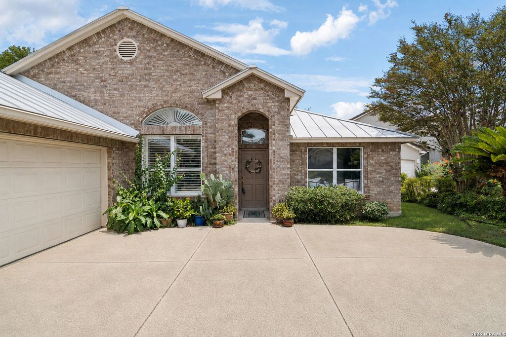 104 OAKWELL FARMS PKWY, San Antonio, TX 78218