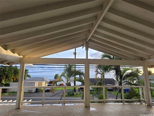 47-754 Kamehameha Highway, Kaneohe, HI 96744