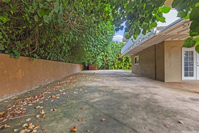 47-754 Kamehameha Highway, Kaneohe, HI 96744