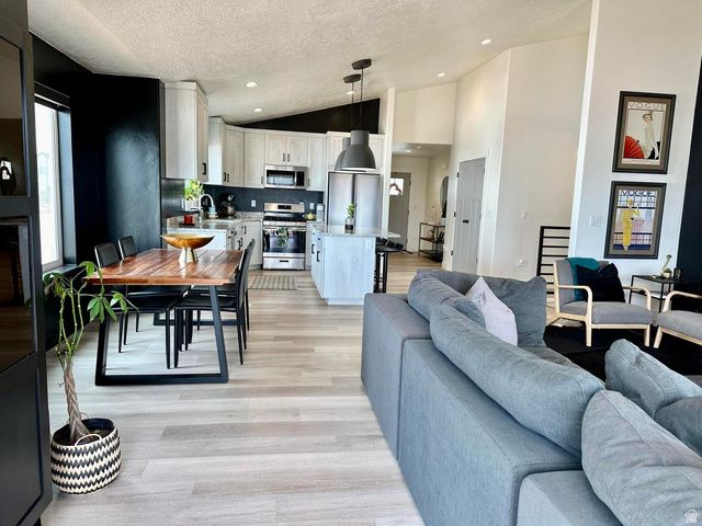 4349 HALF MILE RD, Enoch, UT 84721