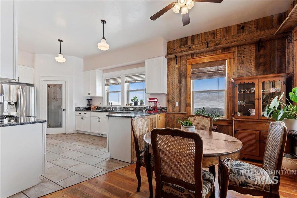 675 W Russell Dr, Prairie, ID 83647 photo 4