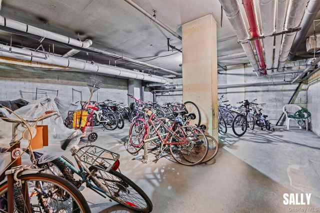 138-10 Franklin Avenue 2L, Flushing, NY 11355