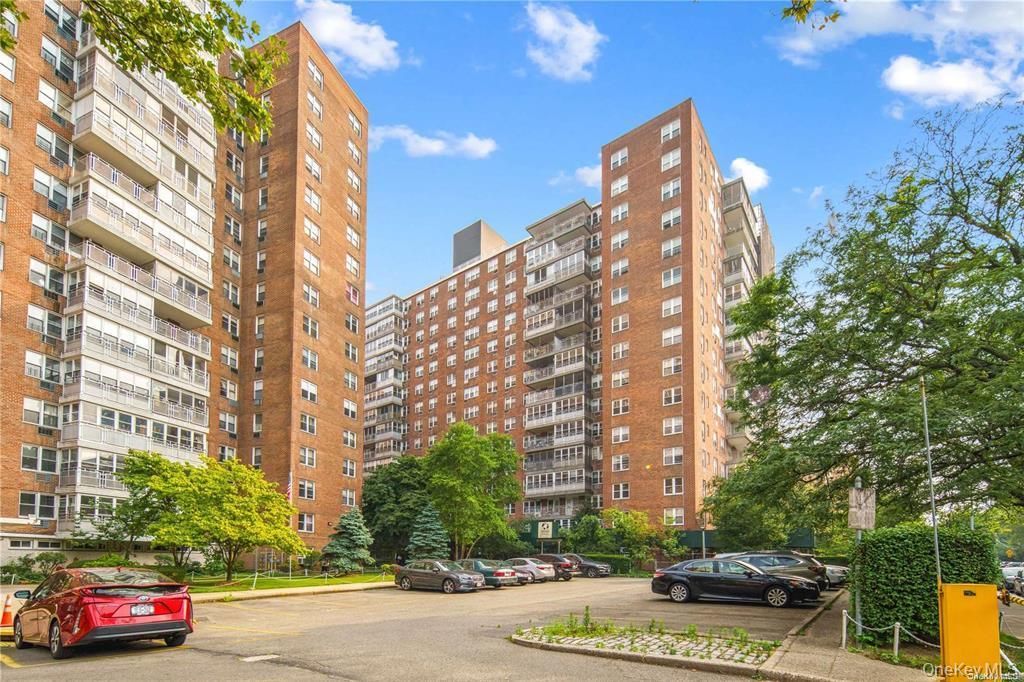 138-10 Franklin Avenue 2L, Flushing, NY 11355