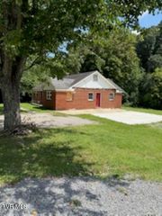 468 Burem Road, Rogersville, TN 37857