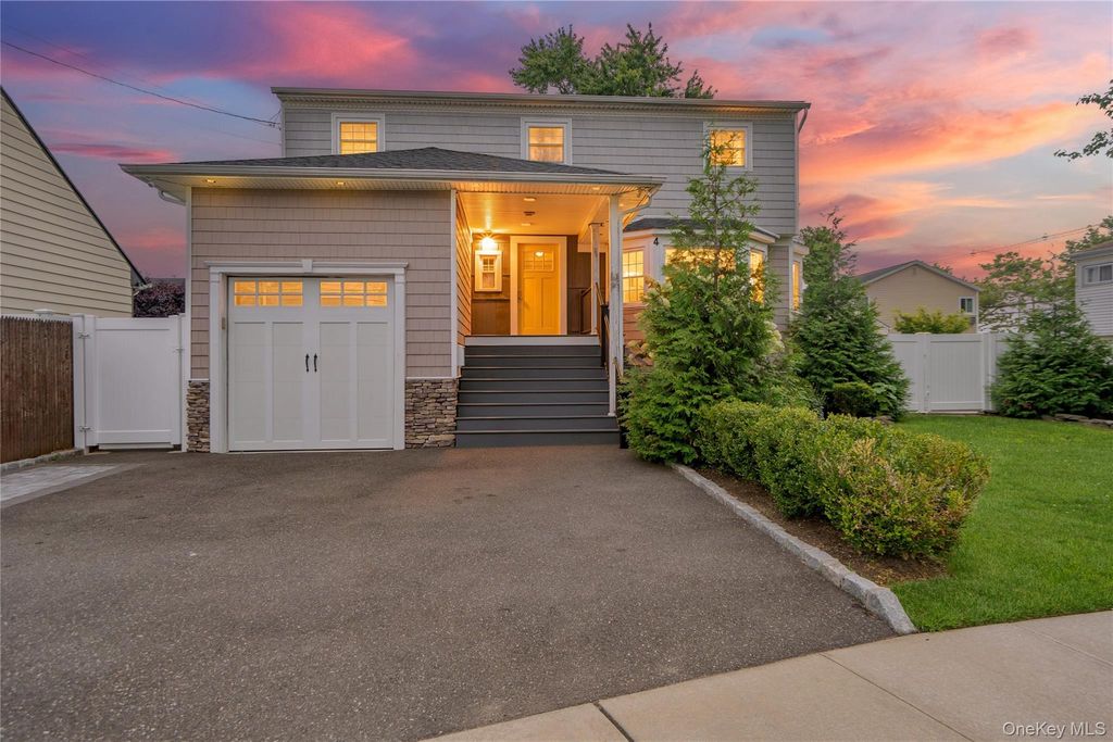 4 Wilshire Court, Freeport, NY 11520 — photo 2