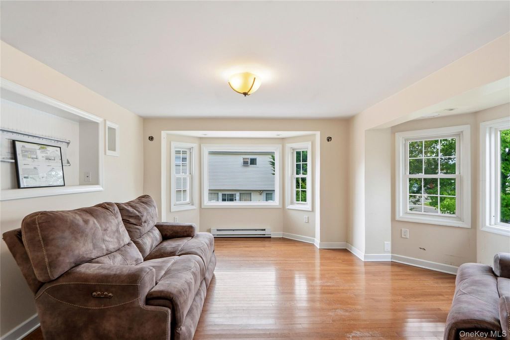 4 Wilshire Court, Freeport, NY 11520 — photo 4