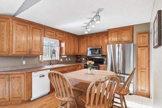 3319 118th Avenue NW, Coon Rapids, MN 55433