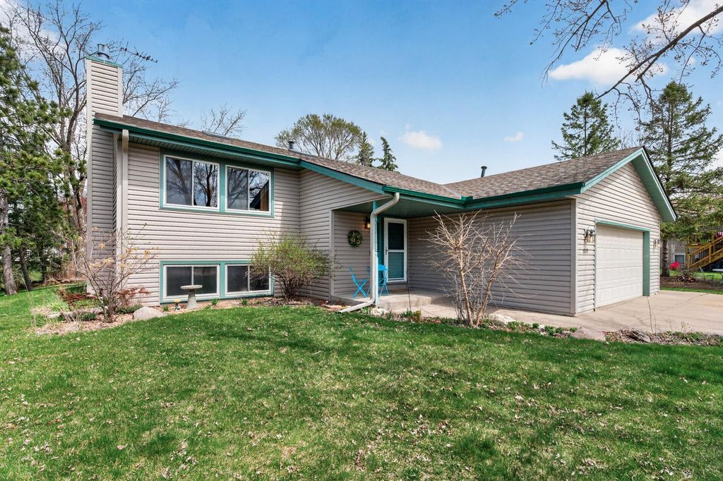 3319 118th Avenue NW, Coon Rapids, MN 55433