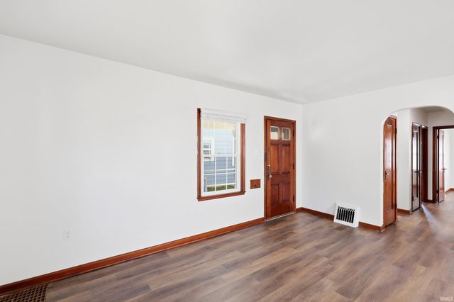 1226 Clara Avenue, Fort Wayne, IN 46805