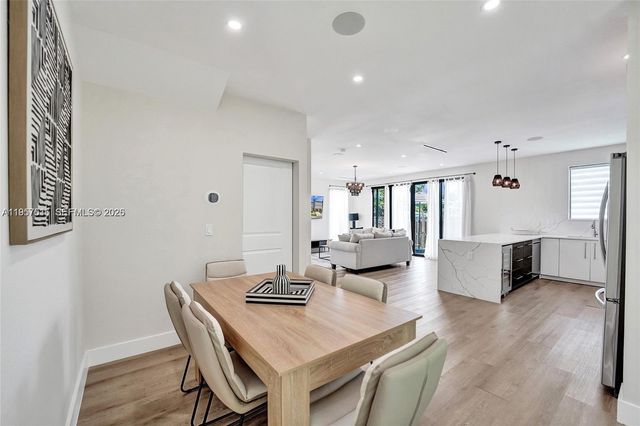 1617 NE 11th St TH1, Fort Lauderdale, FL 33304