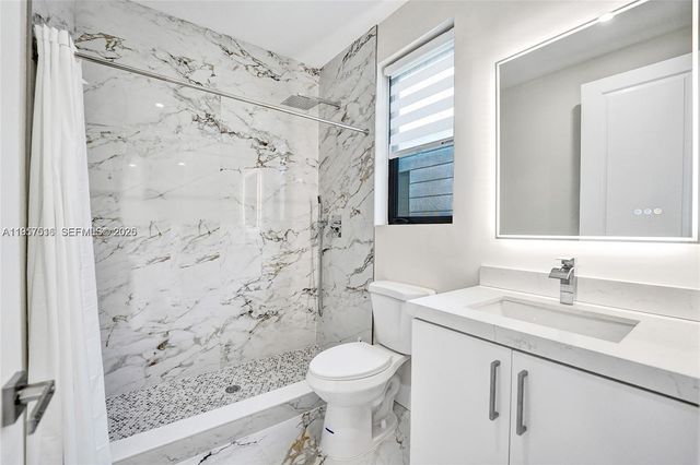 1617 NE 11th St TH1, Fort Lauderdale, FL 33304